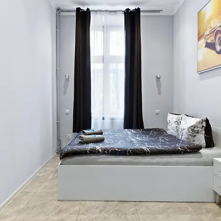 70S Guest Room-2